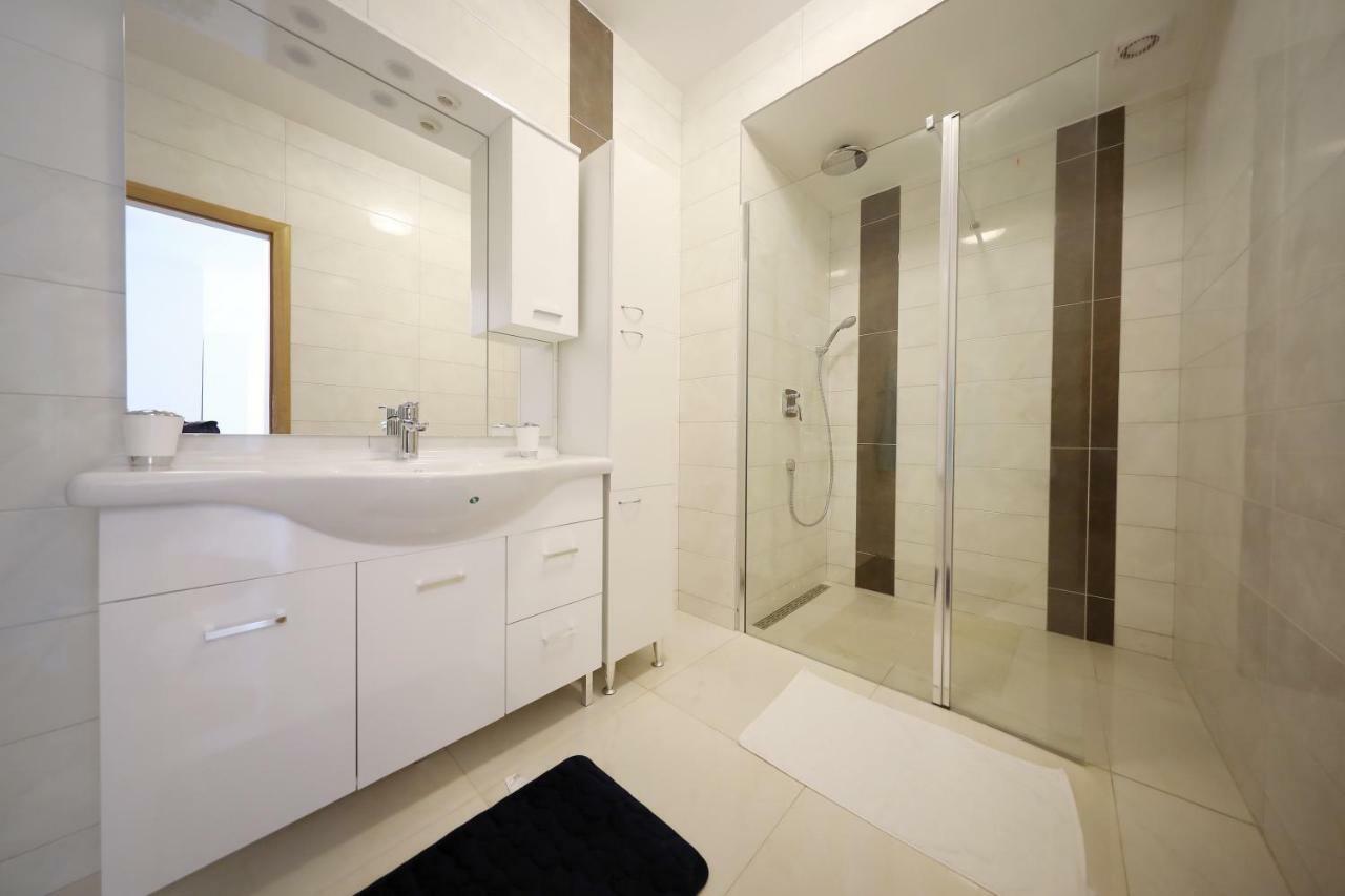 Apartmani Vlado Mitar Sukošan Exterior foto