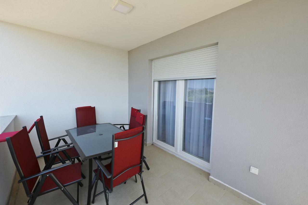 Apartmani Vlado Mitar Sukošan Exterior foto