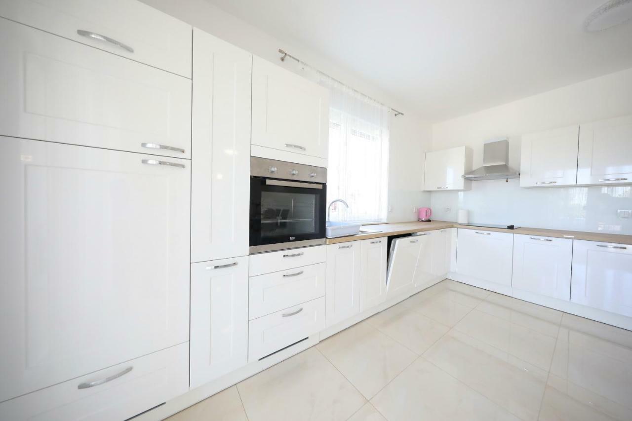 Apartmani Vlado Mitar Sukošan Exterior foto